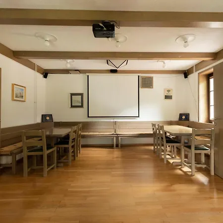 Karami Mountainhouse 3* Tržič