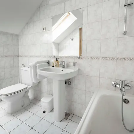 Oda ve Kahvaltı Karami Mountainhouse