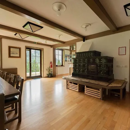 Karami Mountainhouse Oda ve Kahvaltı 3*