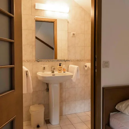 Karami Mountainhouse 3* Tržič