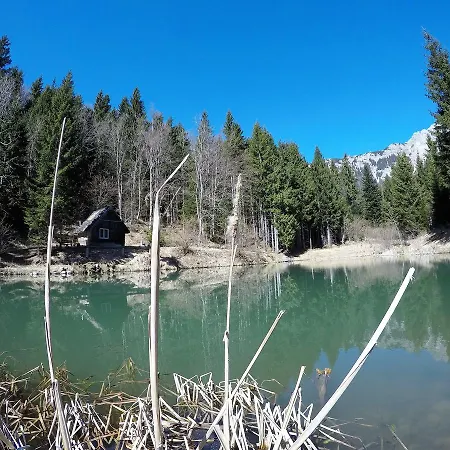 Karami Mountainhouse לינה וארוחת בוקר Tržič